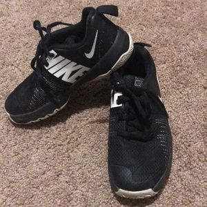 Boys Nike Tennis Shoes